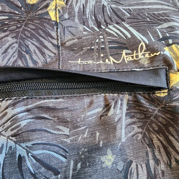 Travis Mathew Board Shorts Mens 40 Blue Floral Tropical Hawaiian Becan Ruins NEW - Picture 9 of 12